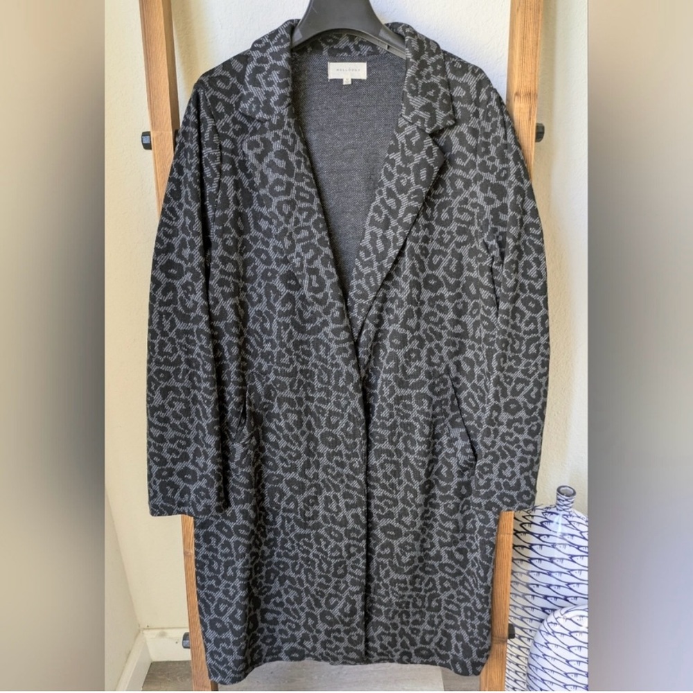 Black & Gray Leopard Print Lightweight Peacoat